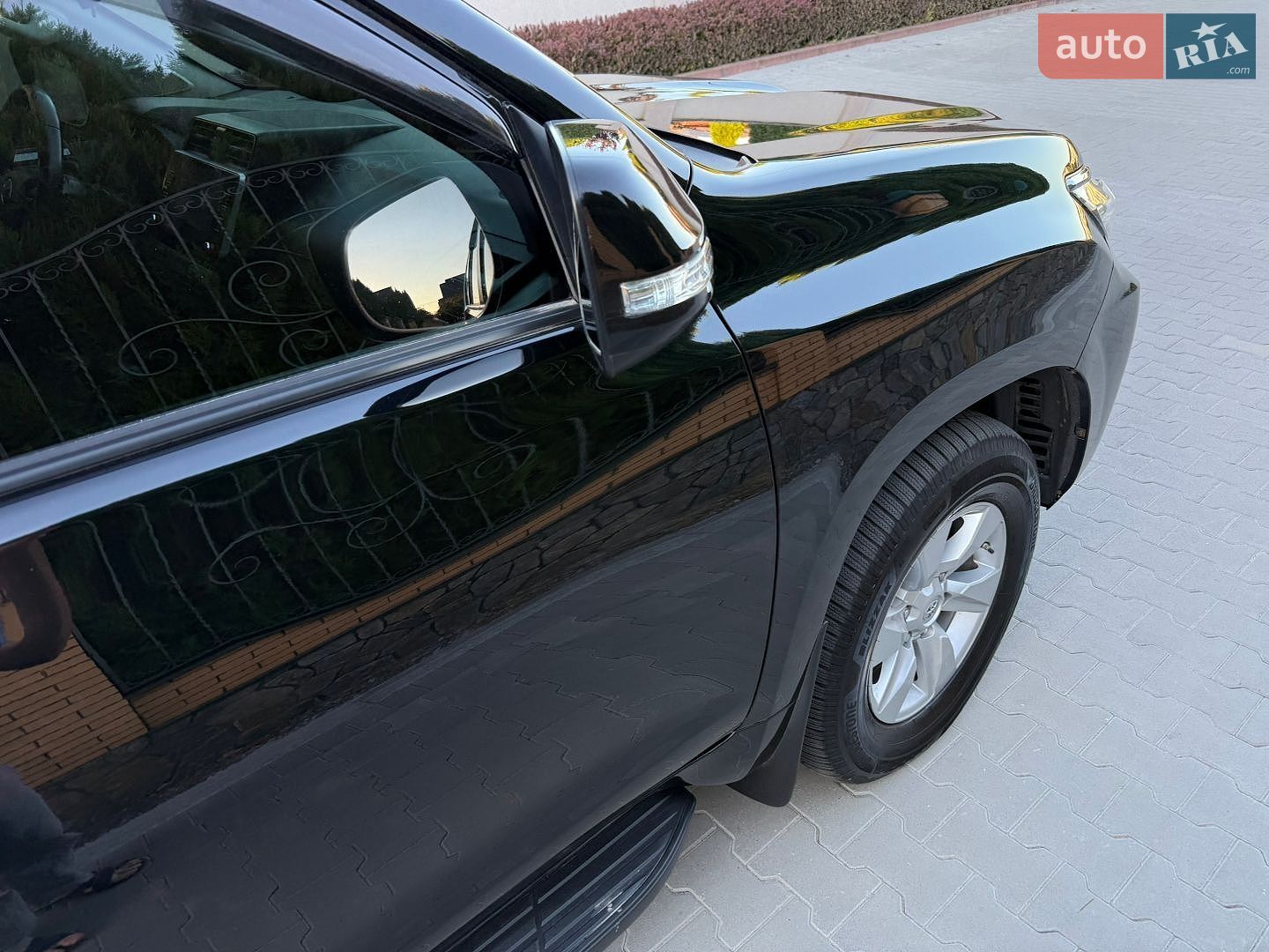 Toyota Land Cruiser Prado 2021 VIN JTEBR3FJ90K197010 фото оголошення 12 з 68