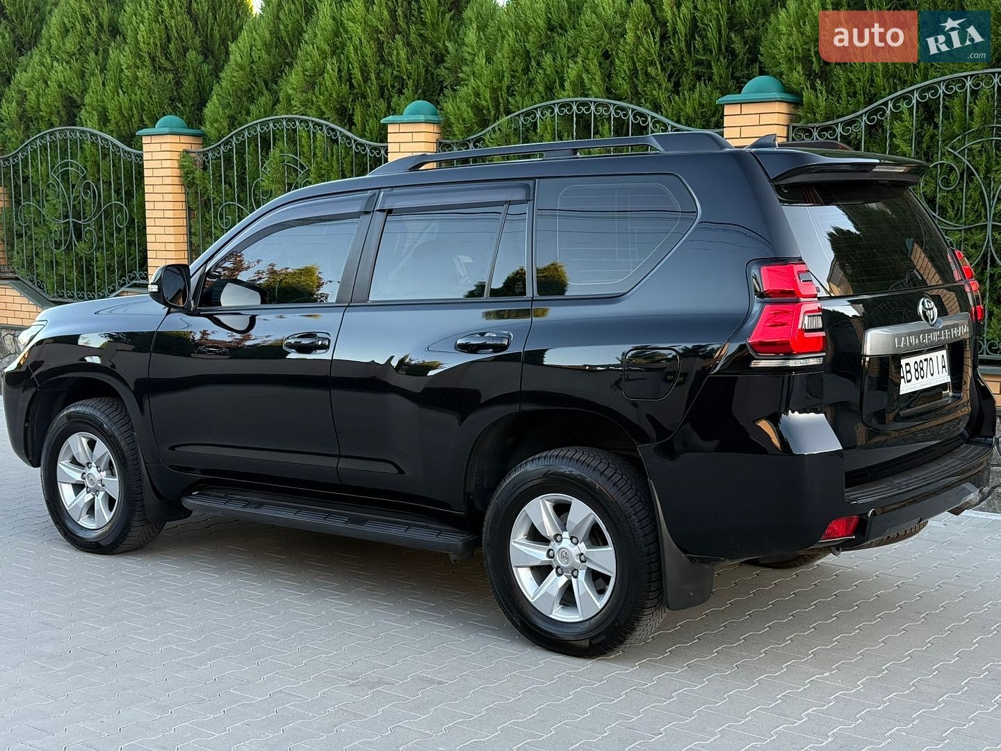 Toyota Land Cruiser Prado 2021 VIN JTEBR3FJ90K197010 фото оголошення 19 з 68