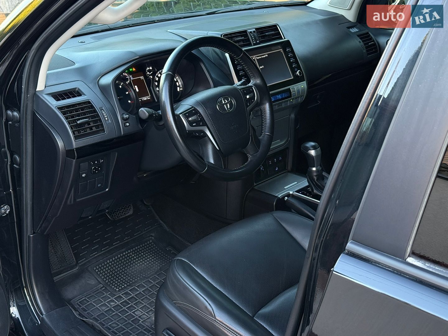 Toyota Land Cruiser Prado 2021 VIN JTEBR3FJ90K197010 фото оголошення 34 з 68