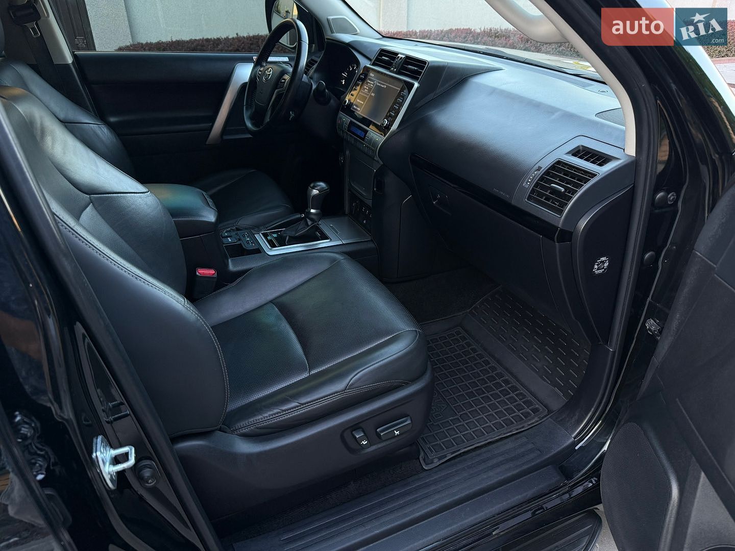 Toyota Land Cruiser Prado 2021 VIN JTEBR3FJ90K197010 фото оголошення 55 з 68