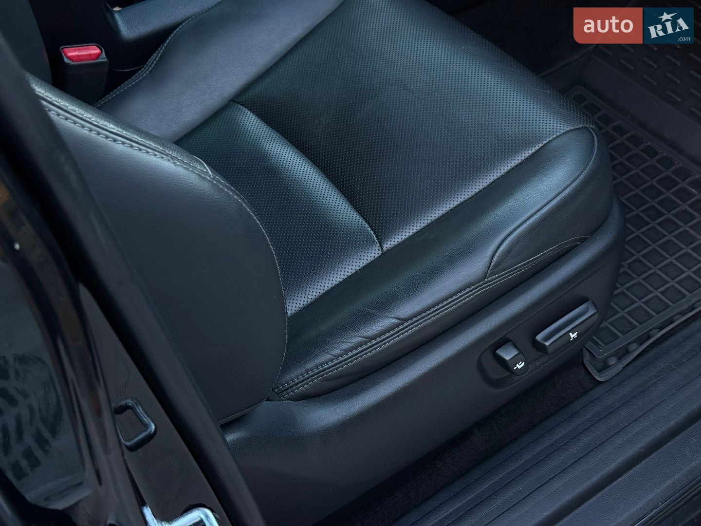 Toyota Land Cruiser Prado 2021 VIN JTEBR3FJ90K197010 фото оголошення 56 з 68
