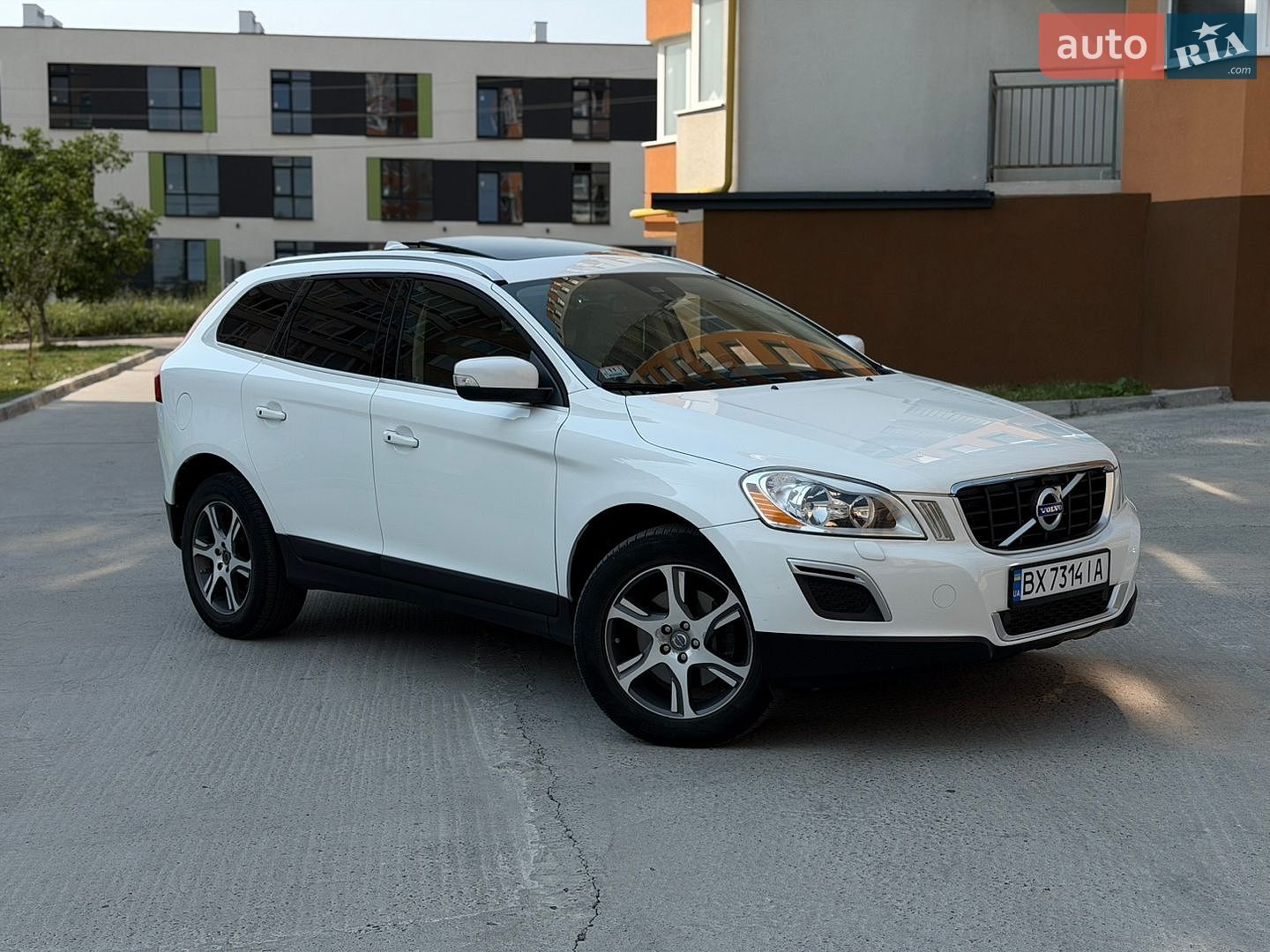 Volvo XC60 2013 VIN YV4902DZ0D2460407 фото оголошення 4 з 53