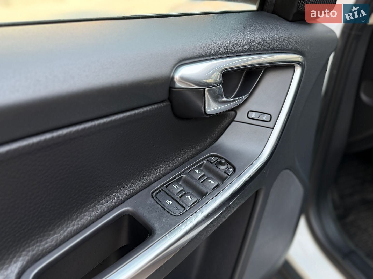 Volvo XC60 2013 VIN YV4902DZ0D2460407 фото оголошення 16 з 53