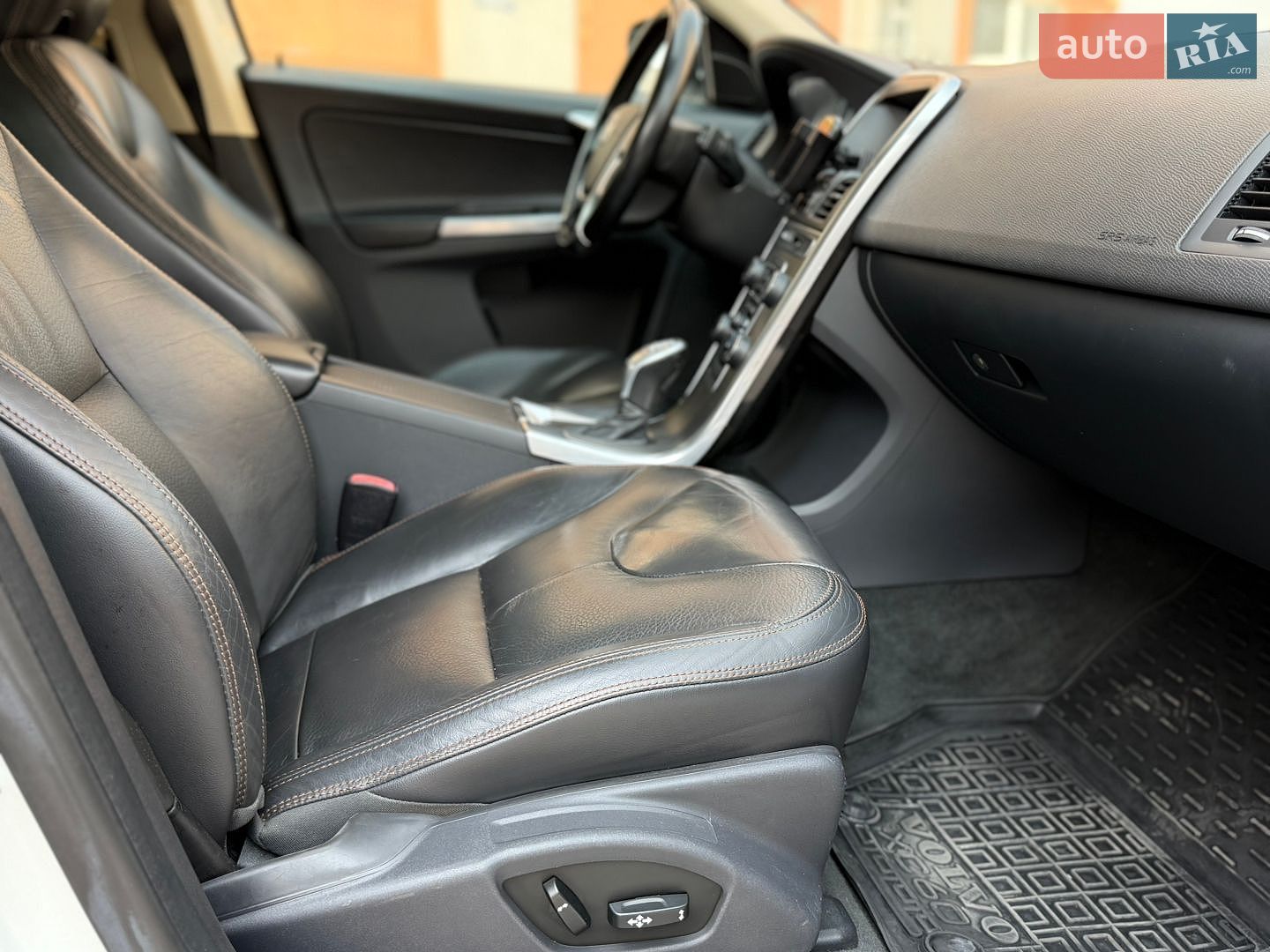 Volvo XC60 2013 VIN YV4902DZ0D2460407 фото оголошення 20 з 53