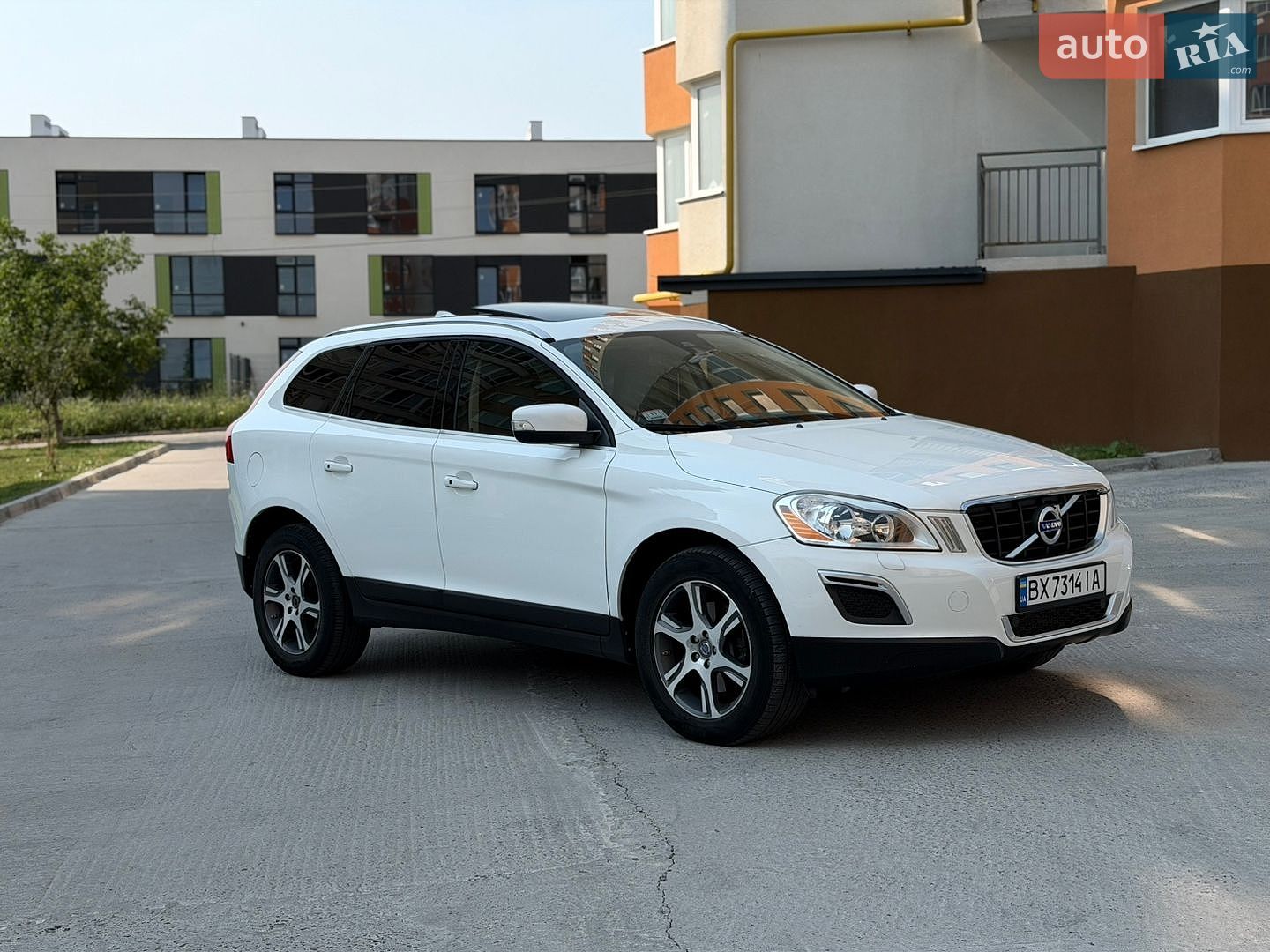Volvo XC60 2013 VIN YV4902DZ0D2460407 фото оголошення 2 з 53