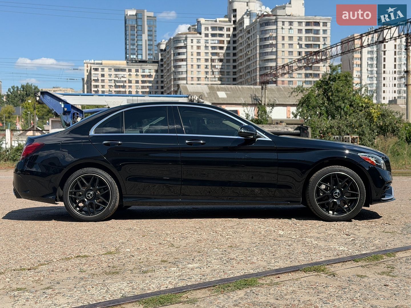Mercedes-Benz C-Class 2019 VIN WDDWF8EB1KR484864 фото оголошення 2 з 22