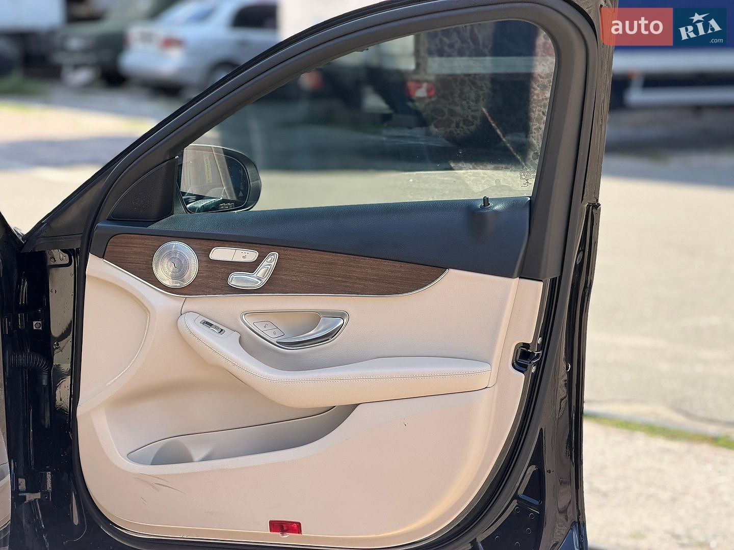 Mercedes-Benz C-Class 2019 VIN WDDWF8EB1KR484864 фото оголошення 7 з 22