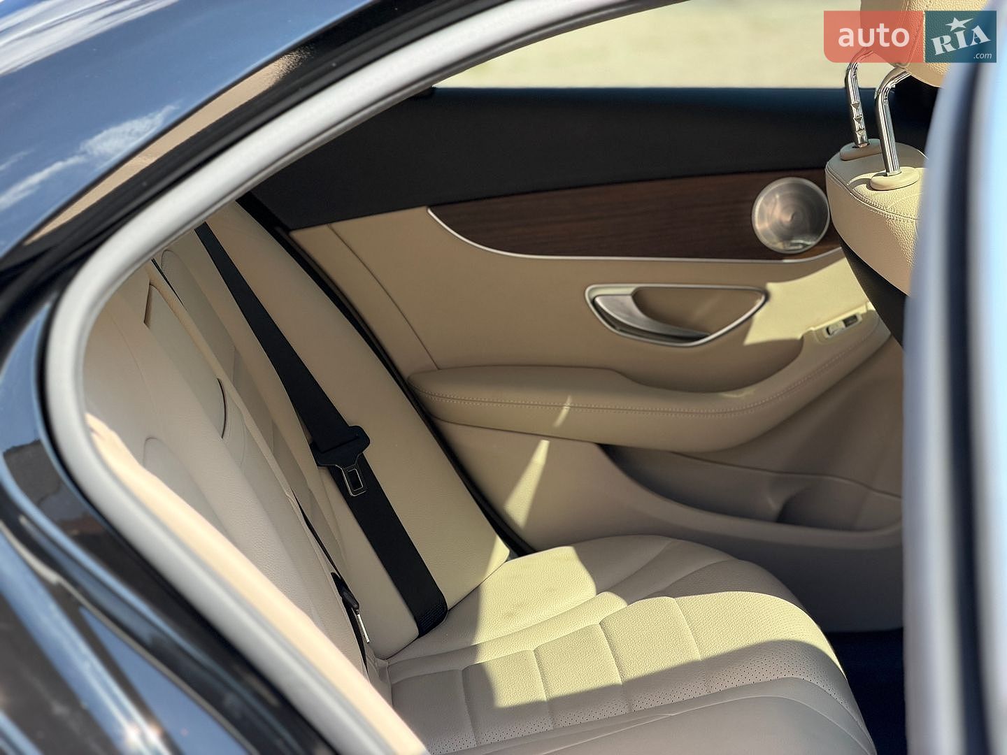 Mercedes-Benz C-Class 2019 VIN WDDWF8EB1KR484864 фото оголошення 9 з 22