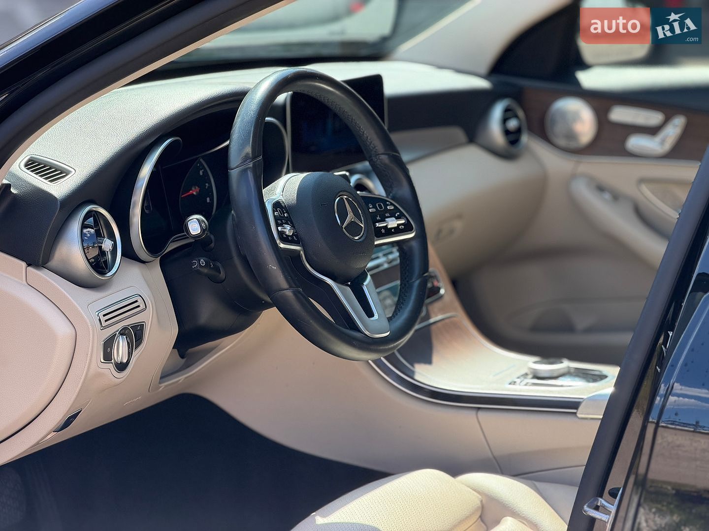Mercedes-Benz C-Class 2019 VIN WDDWF8EB1KR484864 фото оголошення 13 з 22