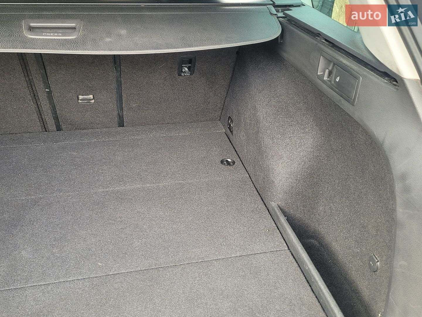 Volkswagen Golf 2017 VIN WVWZZZAUZHP576157 фото оголошення 9 з 43