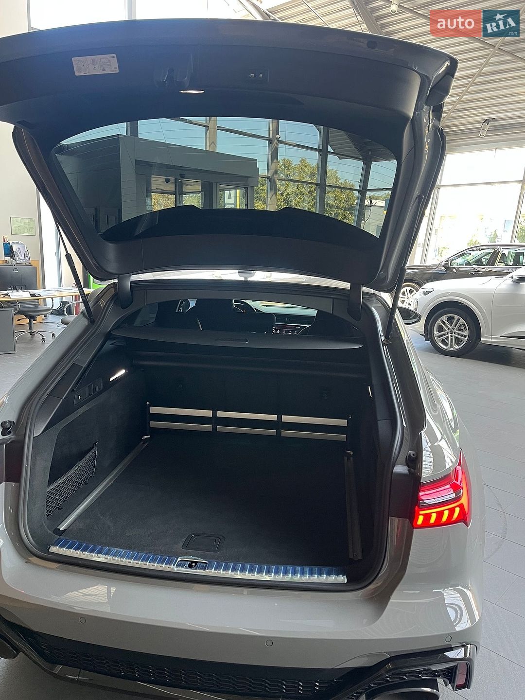 Audi RS6 2024 VIN WUAZZZF25SN901304 фото оголошення 36 з 71