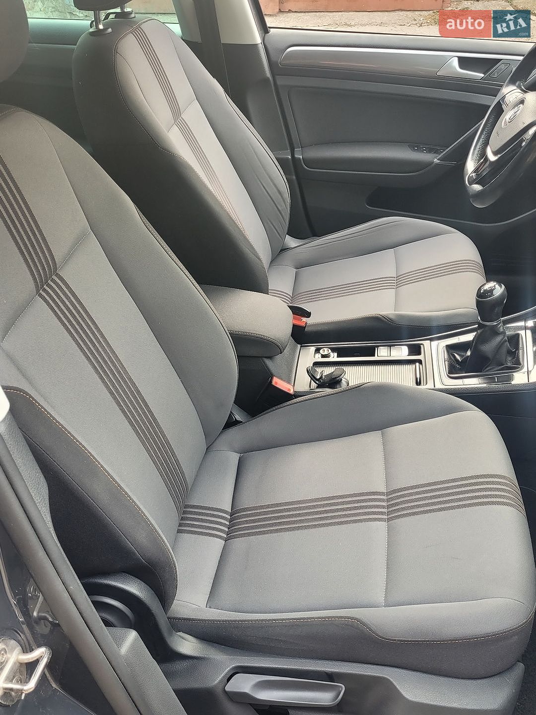Volkswagen Golf 2017 VIN WVWZZZAUZHP576157 фото оголошення 30 з 43