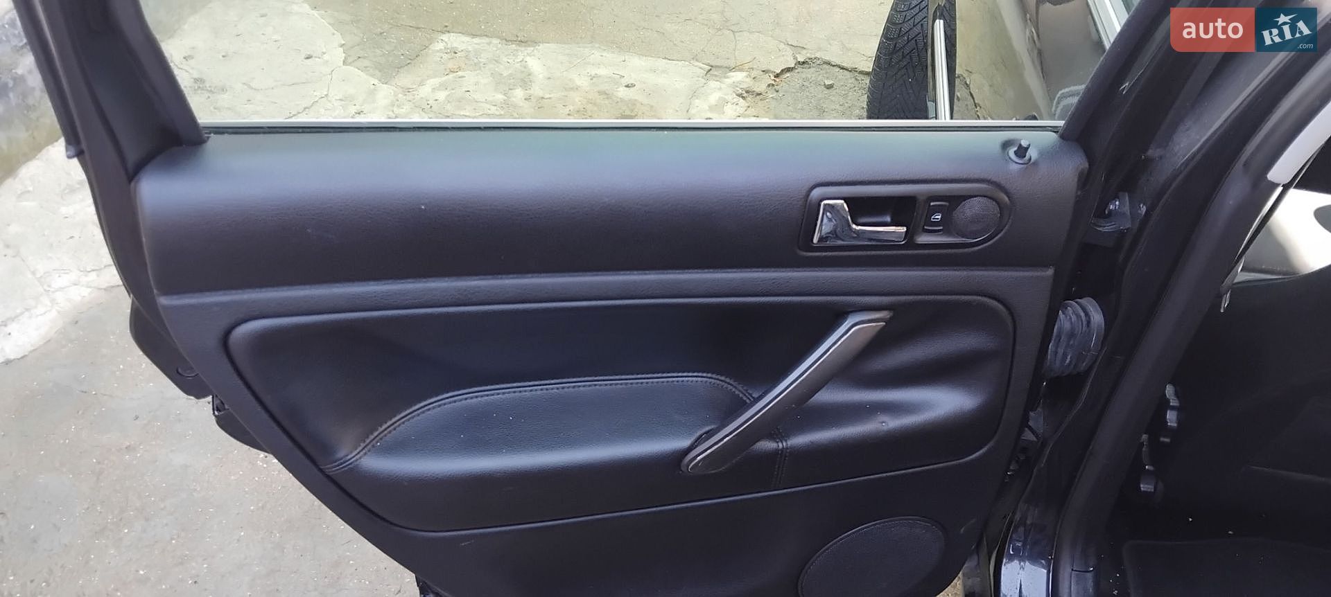 Volkswagen Passat 2002 VIN WVWZZZ3BZ2E405623 фото оголошення 12 з 46