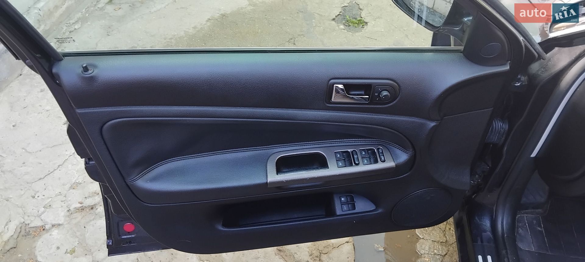 Volkswagen Passat 2002 VIN WVWZZZ3BZ2E405623 фото оголошення 37 з 46