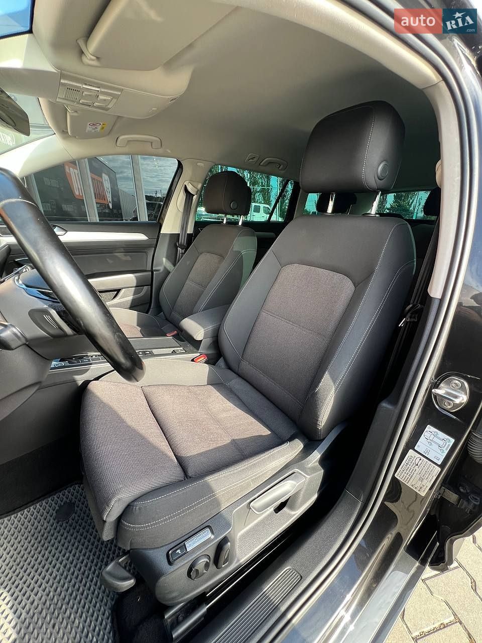 Volkswagen Passat 2019 VIN WVWZZZ3CZKE123265 фото оголошення 15 з 35