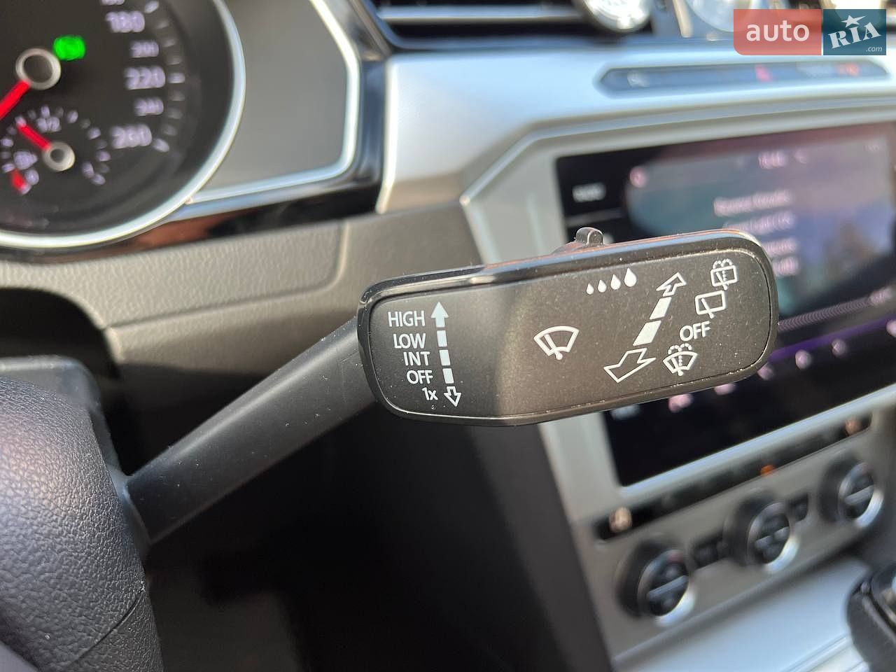 Volkswagen Passat 2019 VIN WVWZZZ3CZKE123265 фото оголошення 24 з 35