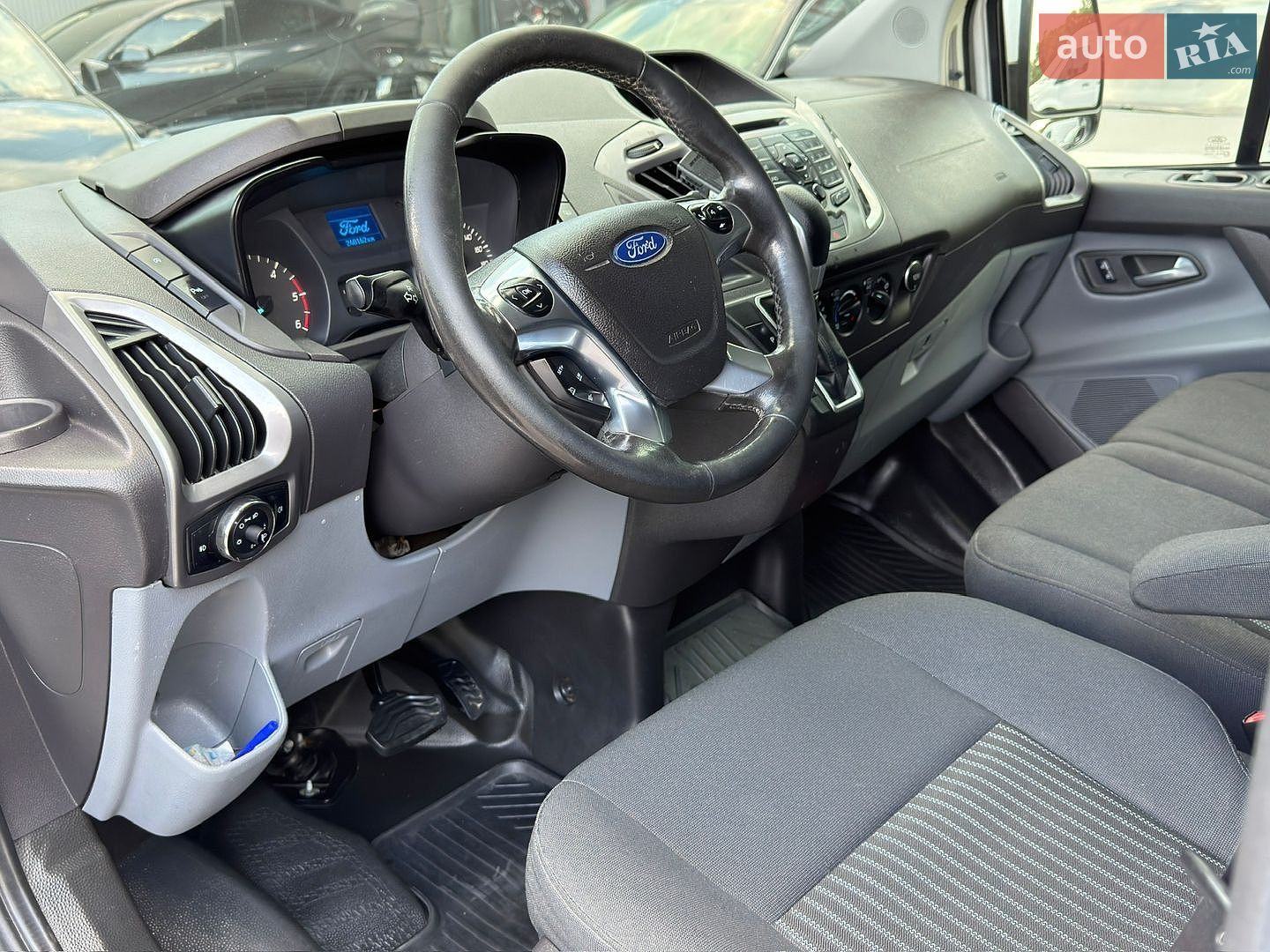 Ford Transit Custom 2017 VIN WF01XXTTG1HB63080 фото оголошення 9 з 53