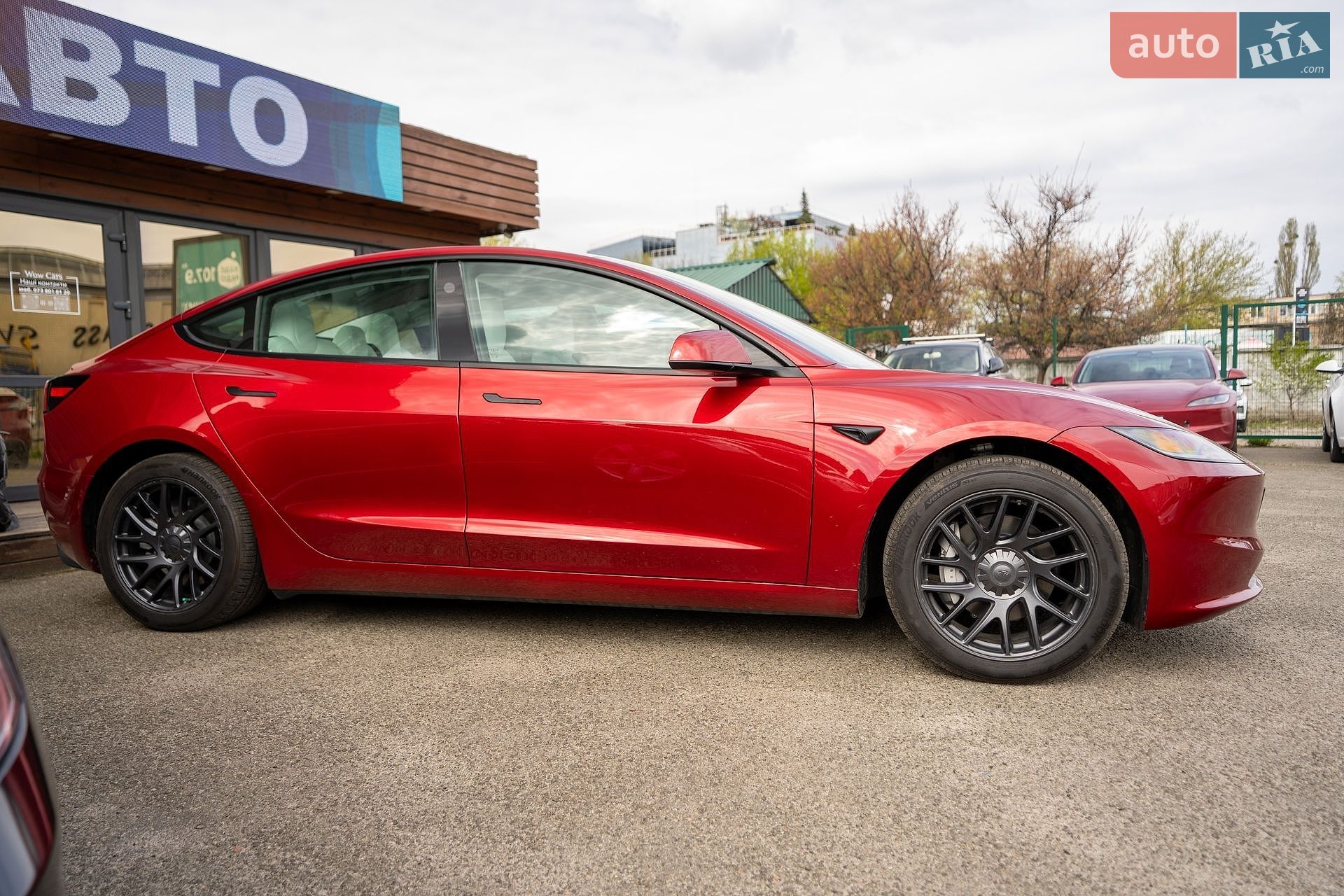Tesla Model 3 2024 VIN 5YJ3E1EB0RF766713 фото оголошення 5 з 31