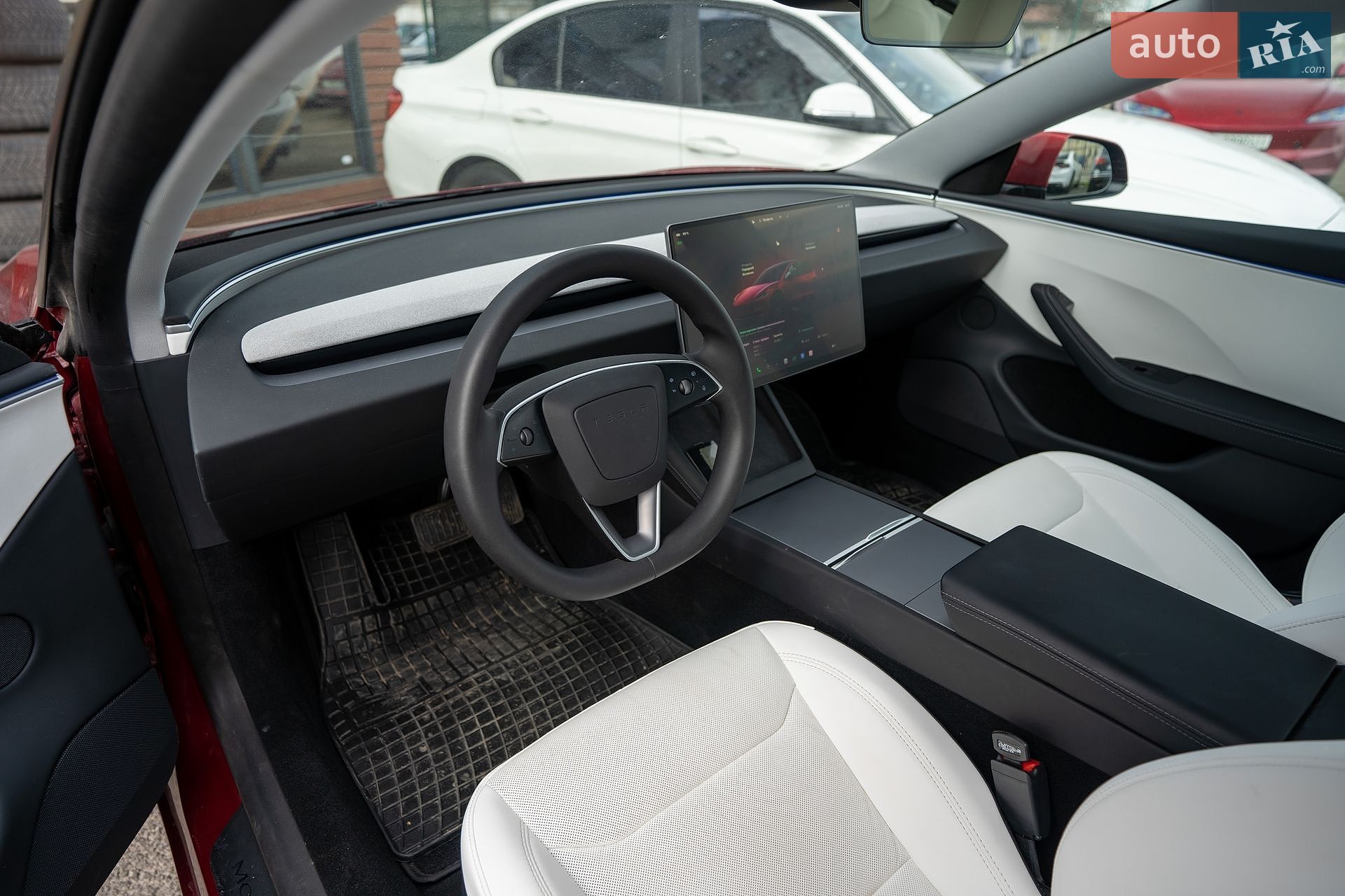 Tesla Model 3 2024 VIN 5YJ3E1EB0RF766713 фото оголошення 15 з 31