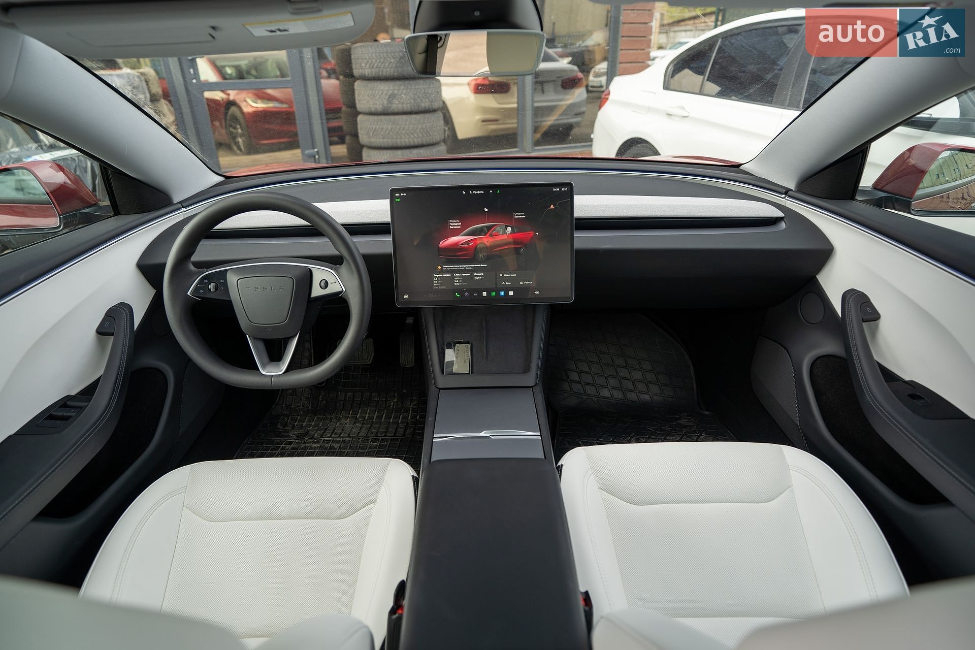 Tesla Model 3 2024 VIN 5YJ3E1EB0RF766713 фото оголошення 18 з 31