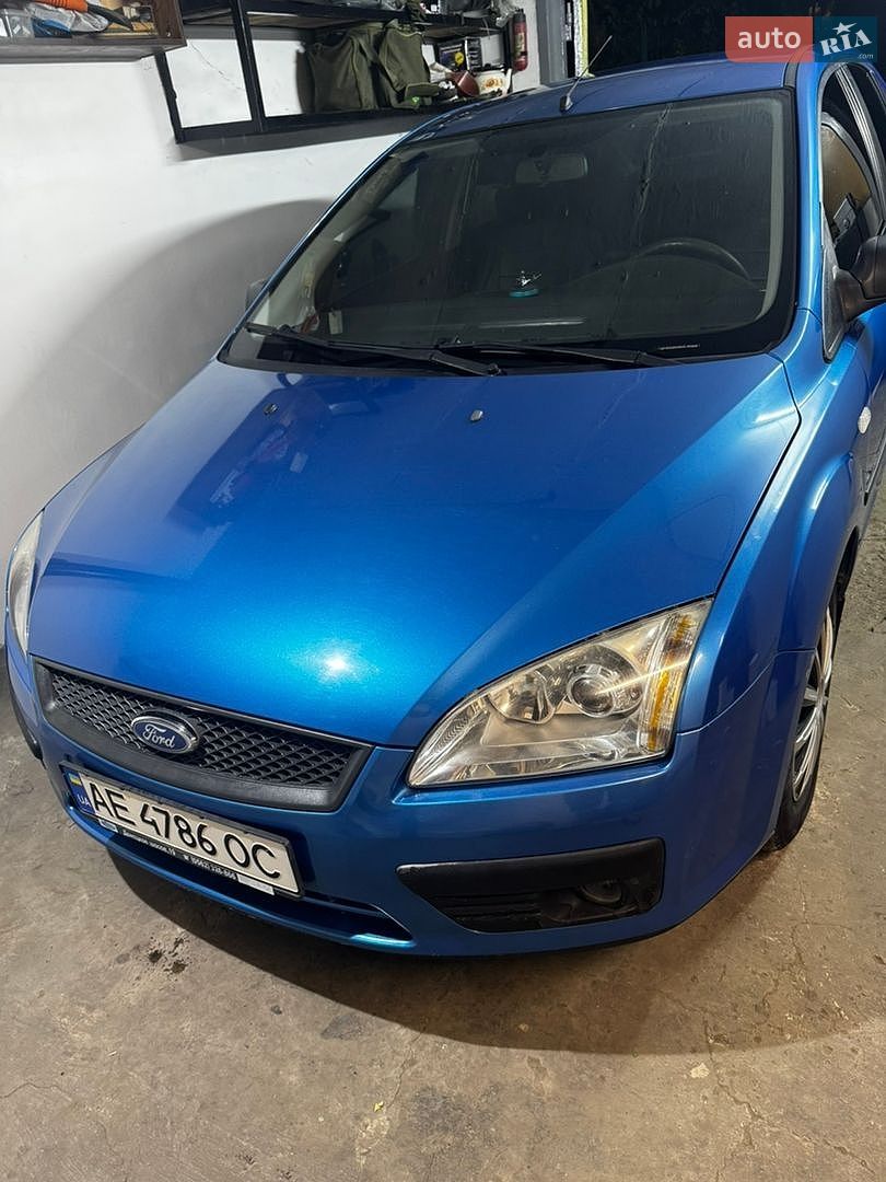 Ford Focus 2007 VIN WF05XXGCD57L25909 фото оголошення 2 з 26