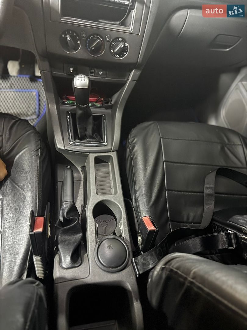 Ford Focus 2007 VIN WF05XXGCD57L25909 фото оголошення 17 з 26