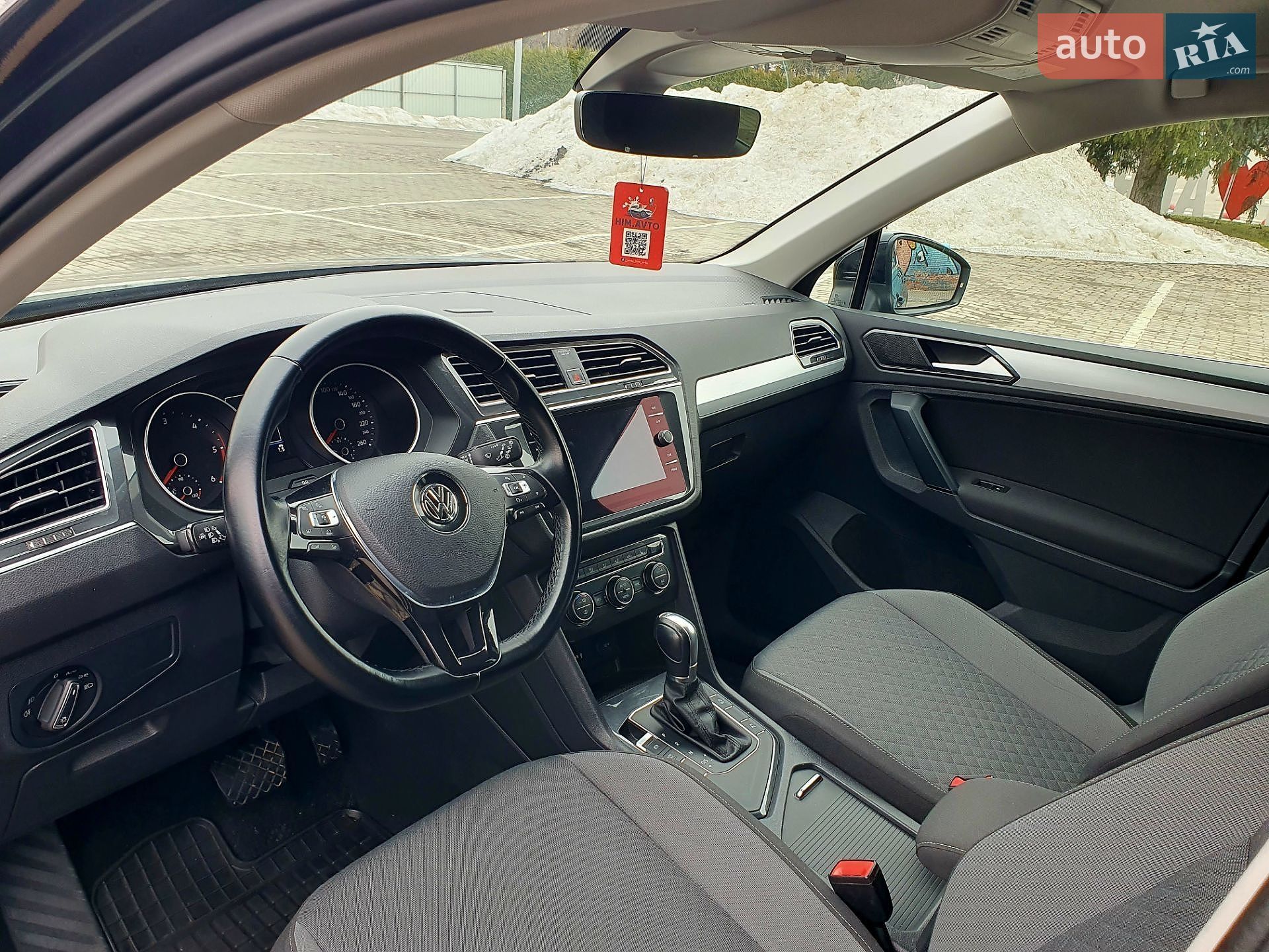 Volkswagen Tiguan 2017 VIN WVGZZZ5NZJW313602 фото оголошення 13 з 40