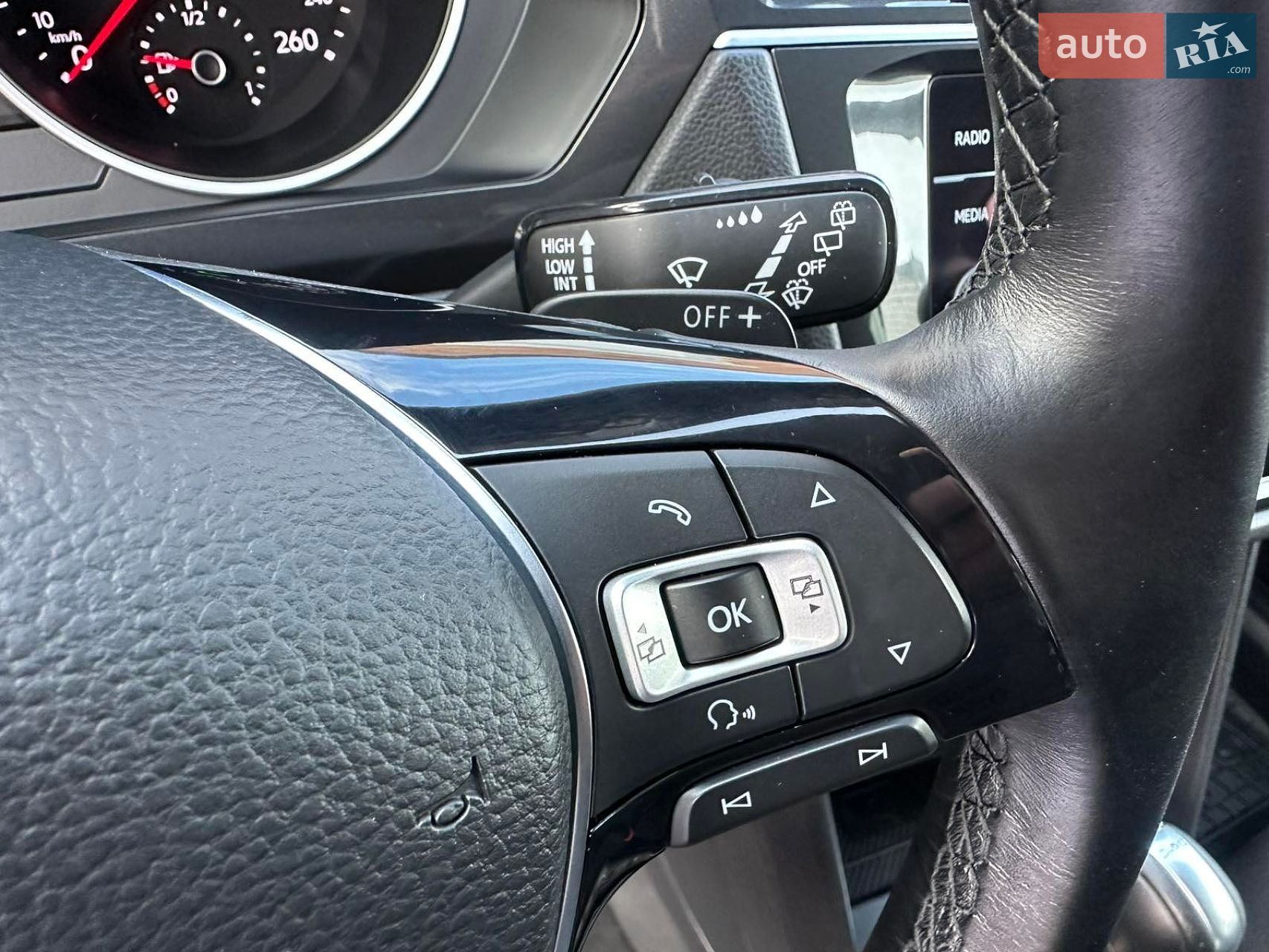 Volkswagen Tiguan 2017 VIN WVGZZZ5NZJW313602 фото оголошення 31 з 40