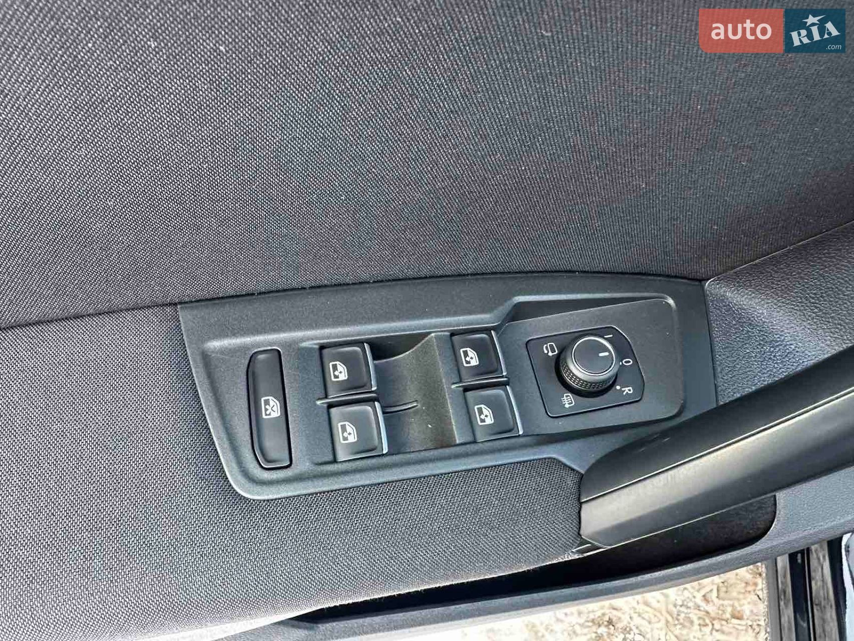 Volkswagen Tiguan 2017 VIN WVGZZZ5NZJW313602 фото оголошення 34 з 40