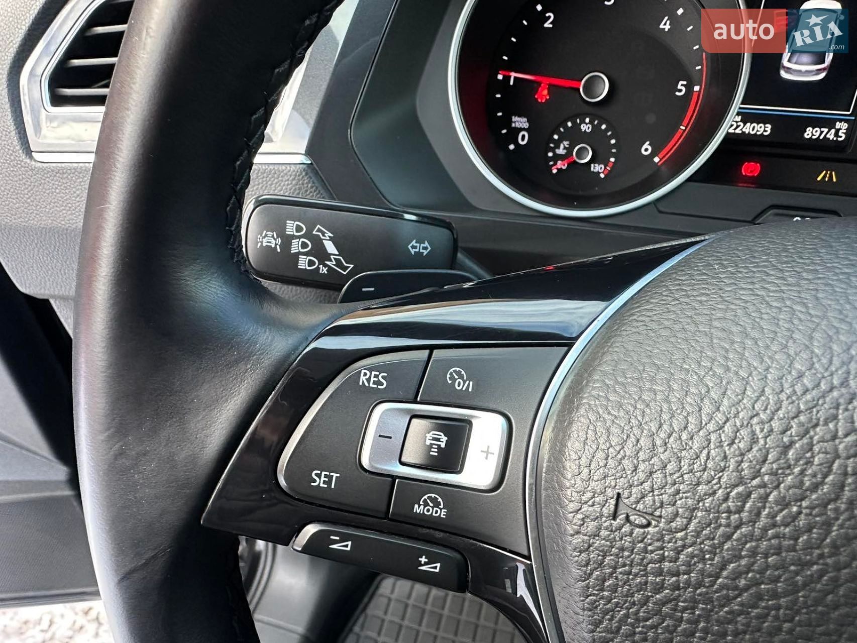 Volkswagen Tiguan 2017 VIN WVGZZZ5NZJW313602 фото оголошення 30 з 40
