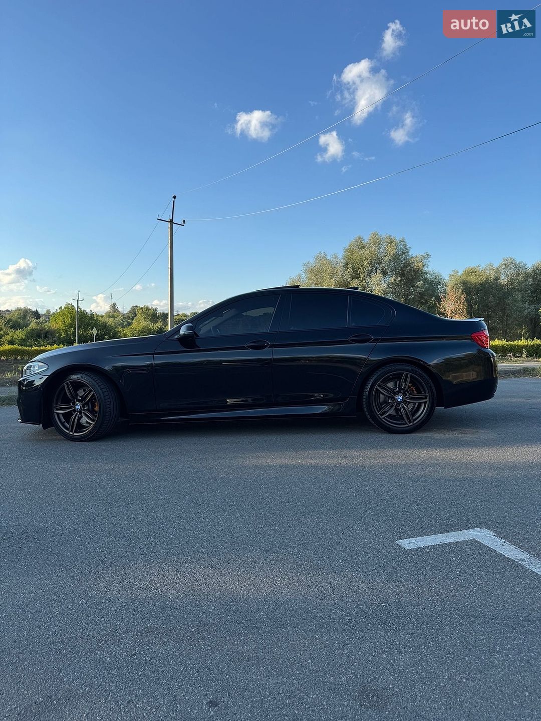 BMW 5 Series 2015 VIN WBA5A5C52GD529683 фото оголошення 3 з 37