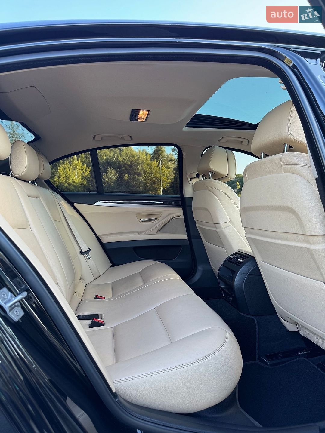 BMW 5 Series 2015 VIN WBA5A5C52GD529683 фото оголошення 19 з 37