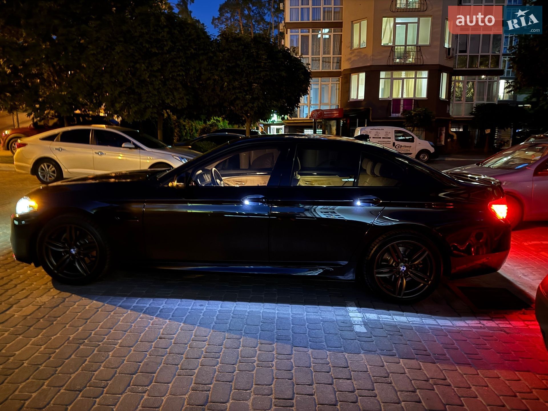 BMW 5 Series 2015 VIN WBA5A5C52GD529683 фото оголошення 9 з 37