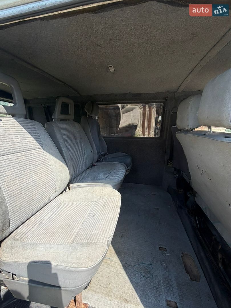 Volkswagen Transporter 1993 VIN WV2ZZZ70ZPH021988 фото оголошення 5 з 9