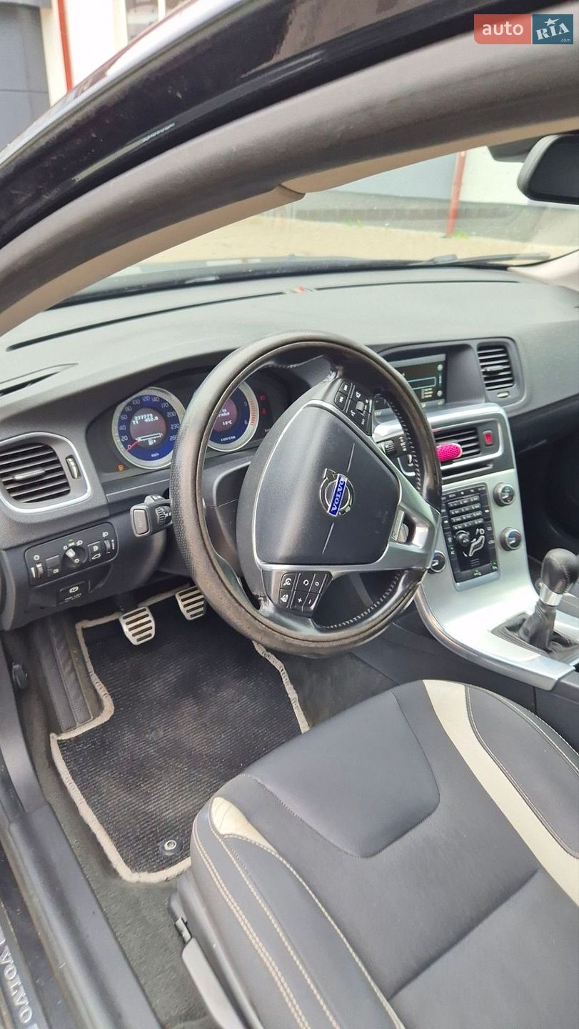 Volvo V60 2011 VIN YV1FW84A1C1058311 фото оголошення 35 з 65