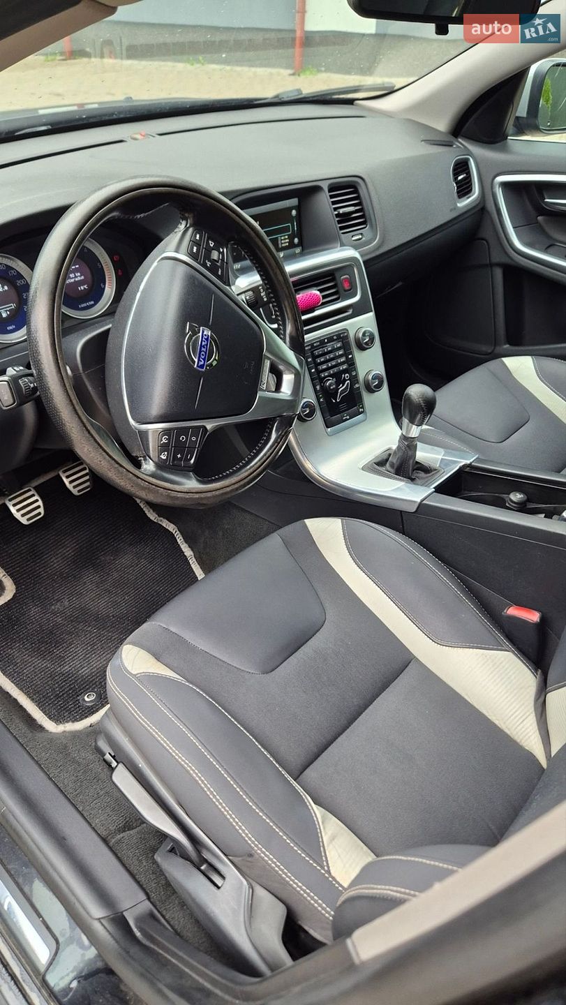 Volvo V60 2011 VIN YV1FW84A1C1058311 фото оголошення 30 з 65