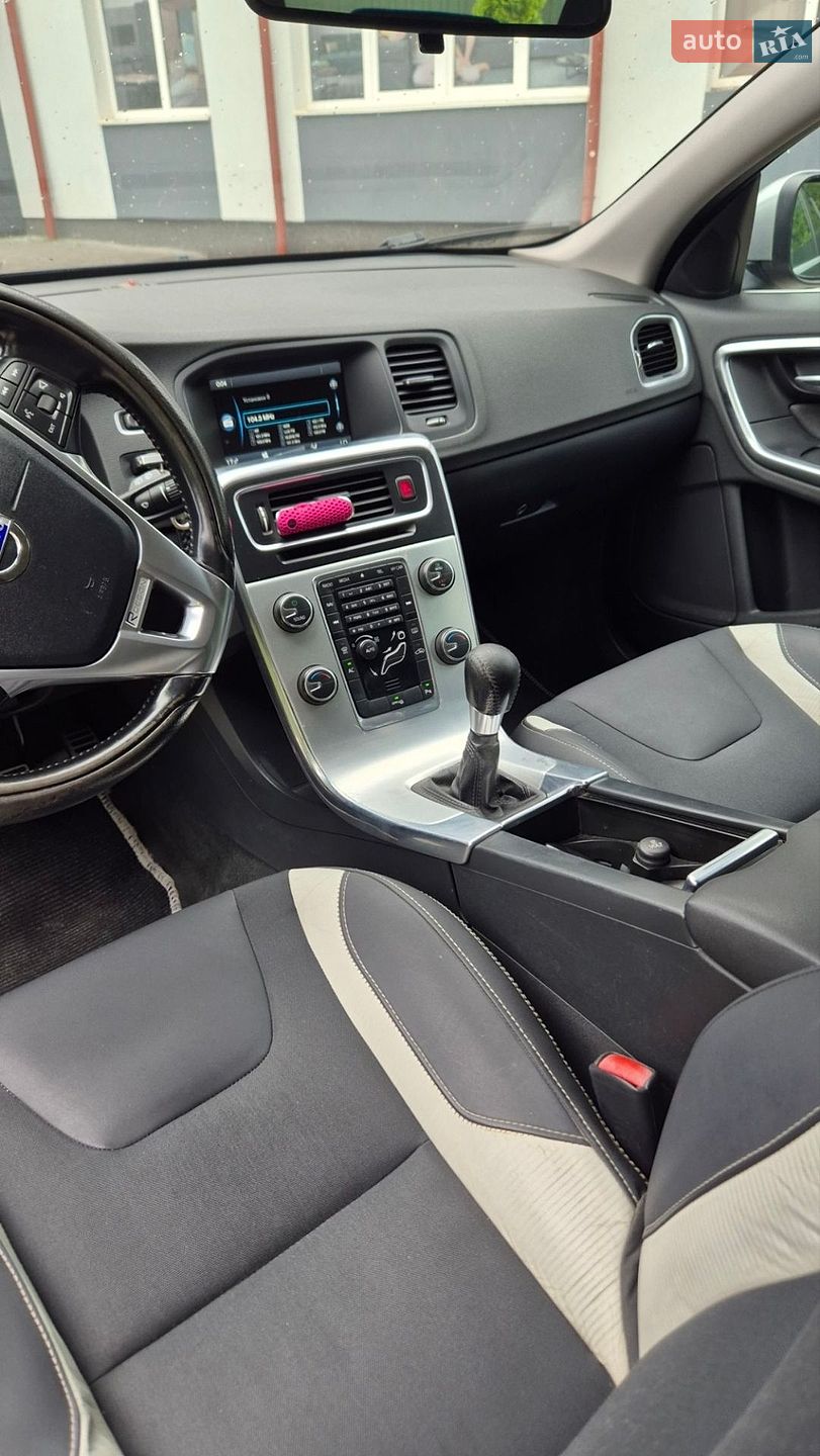 Volvo V60 2011 VIN YV1FW84A1C1058311 фото оголошення 42 з 65