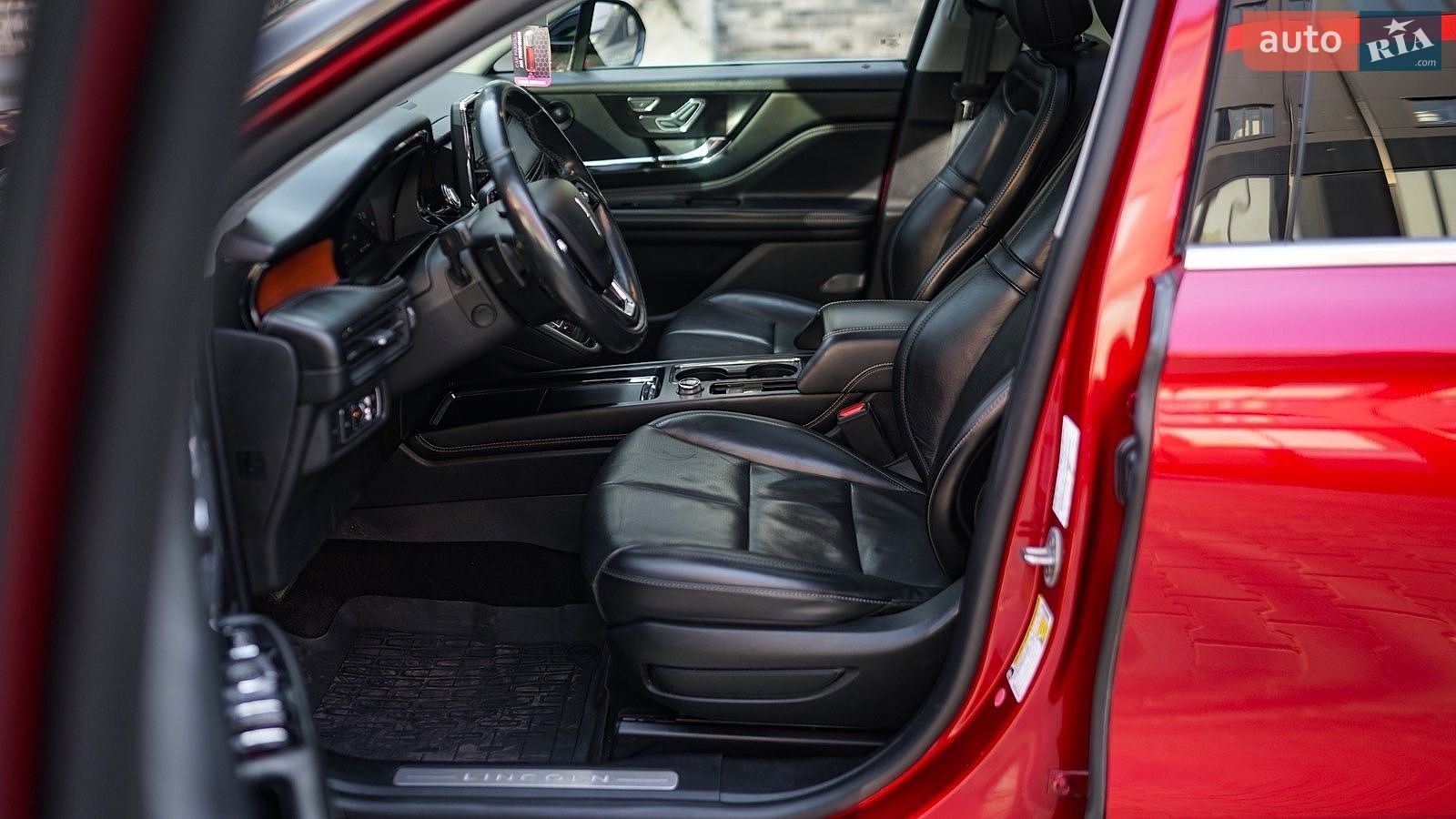 Lincoln Corsair 2020 VIN 5LMCJ2D92LUL11689 фото оголошення 4 з 52