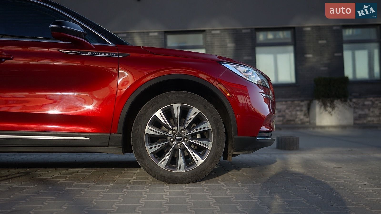 Lincoln Corsair 2020 VIN 5LMCJ2D92LUL11689 фото оголошення 2 з 52