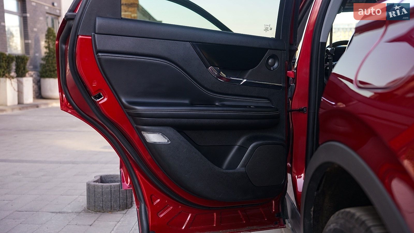 Lincoln Corsair 2020 VIN 5LMCJ2D92LUL11689 фото оголошення 33 з 52