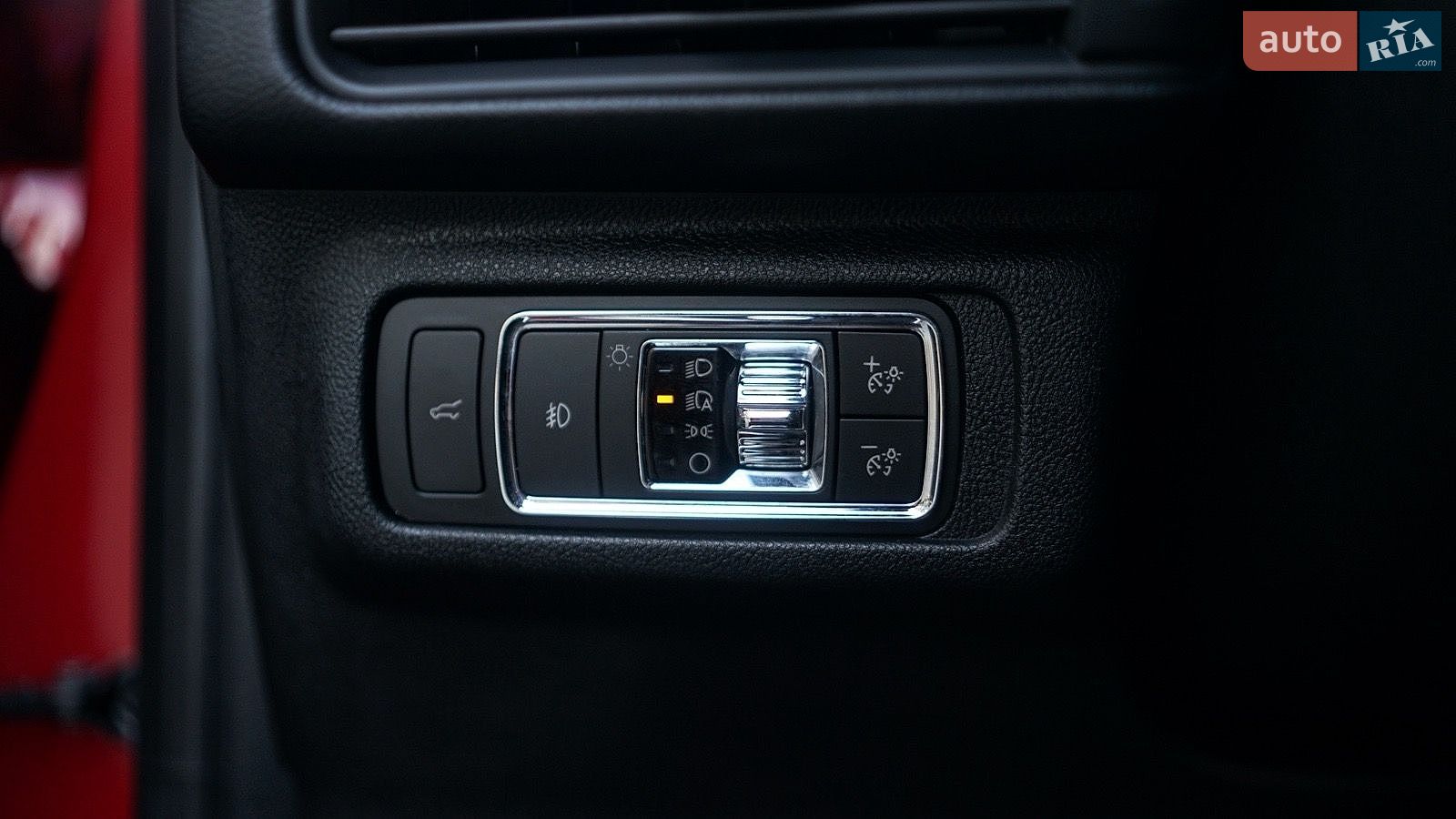 Lincoln Corsair 2020 VIN 5LMCJ2D92LUL11689 фото оголошення 44 з 52