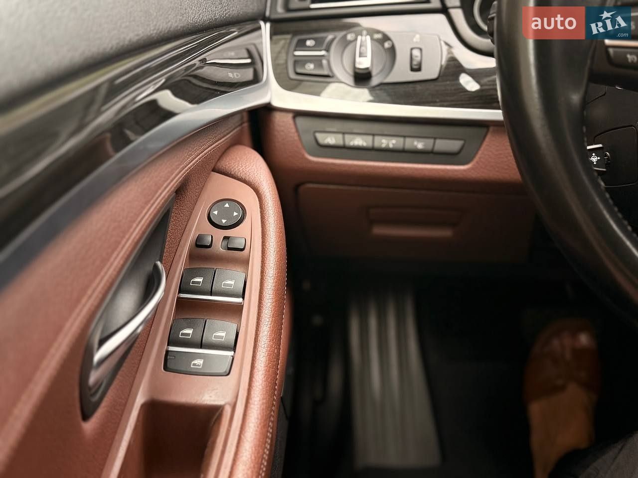 BMW 5 Series 2014 VIN WBA5C91040D461997 фото оголошення 12 з 31