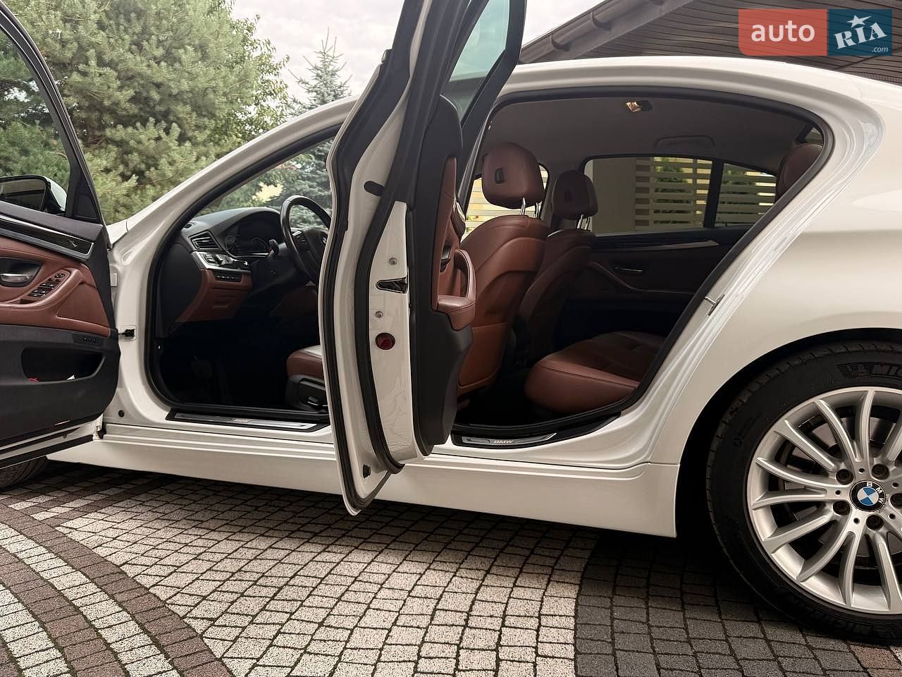 BMW 5 Series 2014 VIN WBA5C91040D461997 фото оголошення 4 з 31