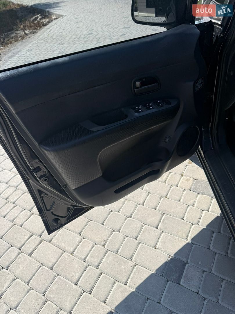 KIA Carens 2007 VIN Y6LFG52428L000528 фото оголошення 10 з 10