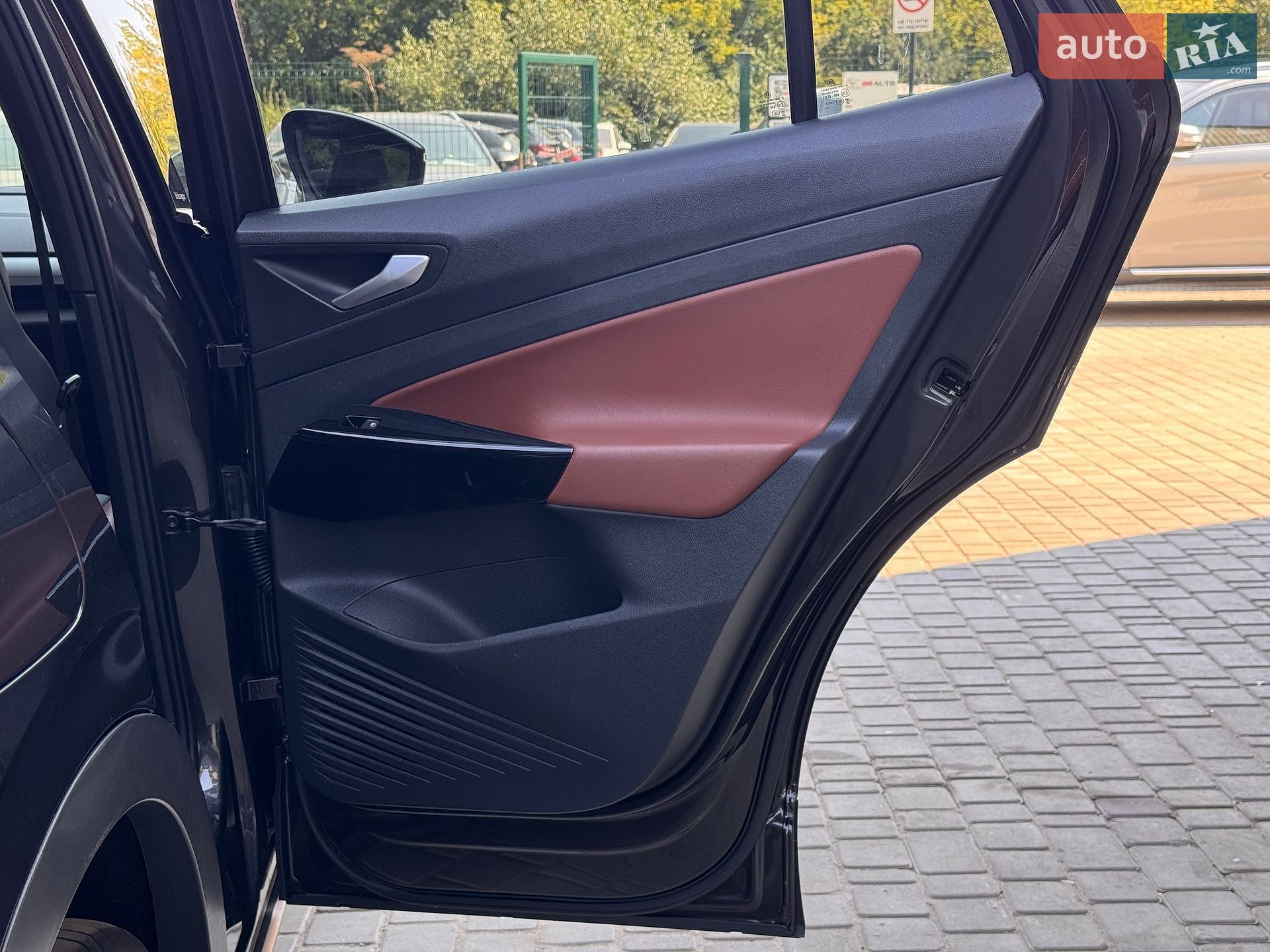Volkswagen ID.4 2020 VIN WVGZZZE2ZMP003765 фото оголошення 31 з 66