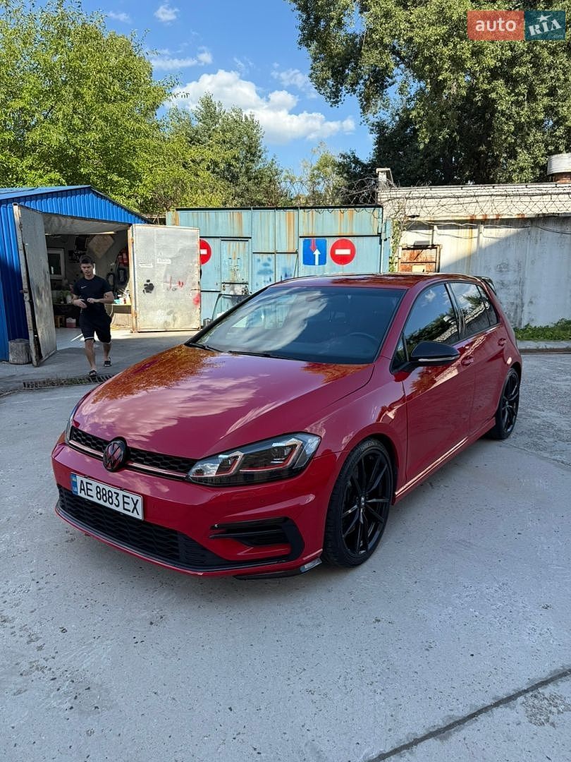 Volkswagen Golf R 2016 VIN WVWVF7AUXHW145909 фото оголошення 2 з 13
