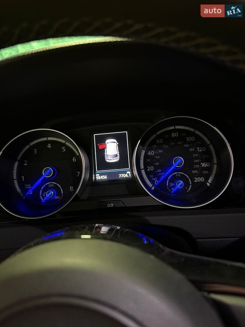 Volkswagen Golf R 2016 VIN WVWVF7AUXHW145909 фото оголошення 10 з 13