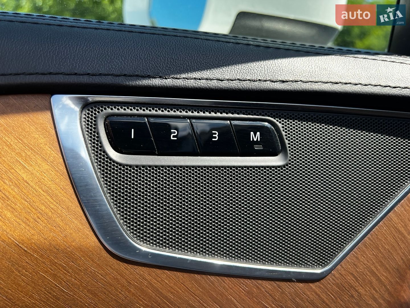 Volvo Xc90 2015 VIN YV4A22PL8G1014580 фото оголошення 21 з 38