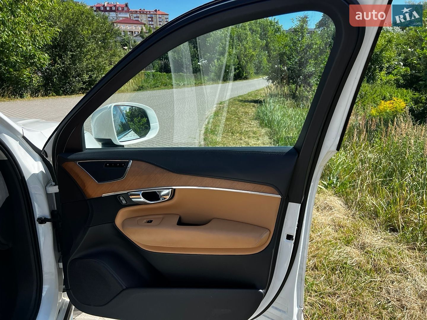 Volvo Xc90 2015 VIN YV4A22PL8G1014580 фото оголошення 31 з 38