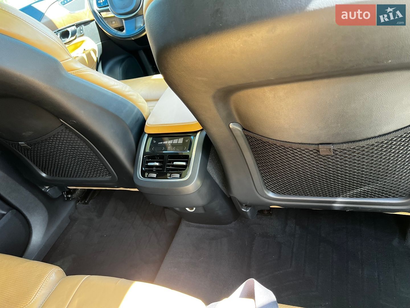 Volvo Xc90 2015 VIN YV4A22PL8G1014580 фото оголошення 32 з 38